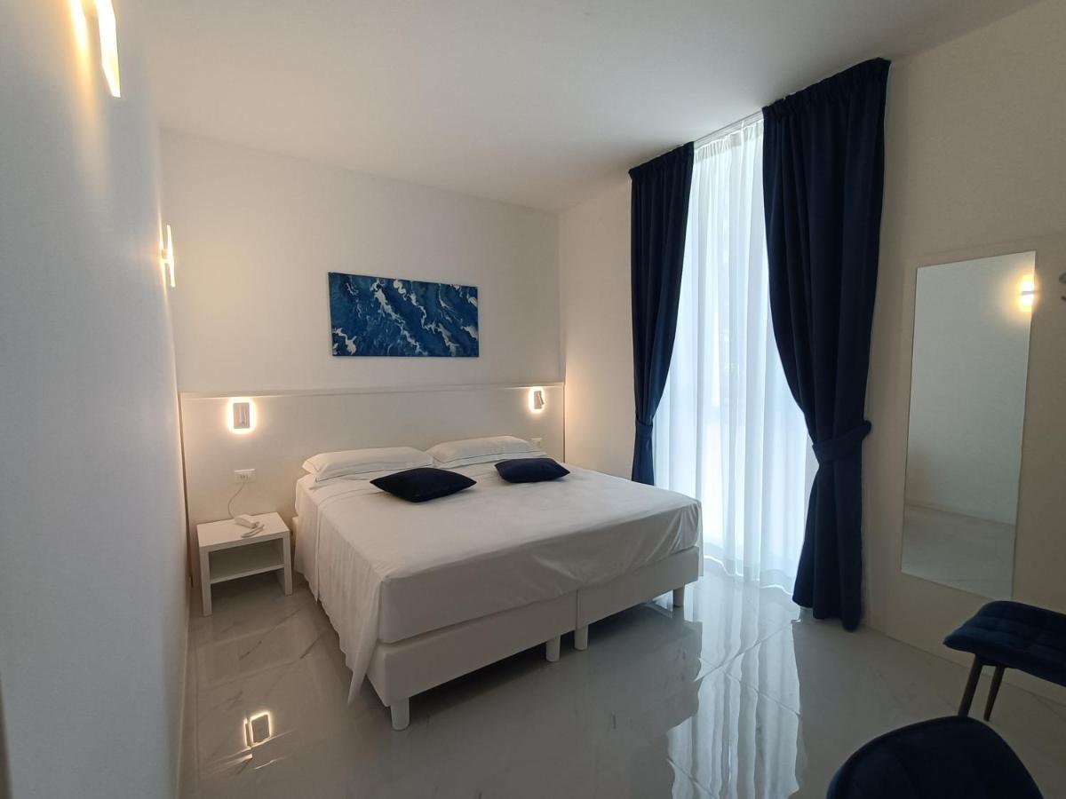 Hotel Smart Cruise Чивитавеккья Экстерьер фото