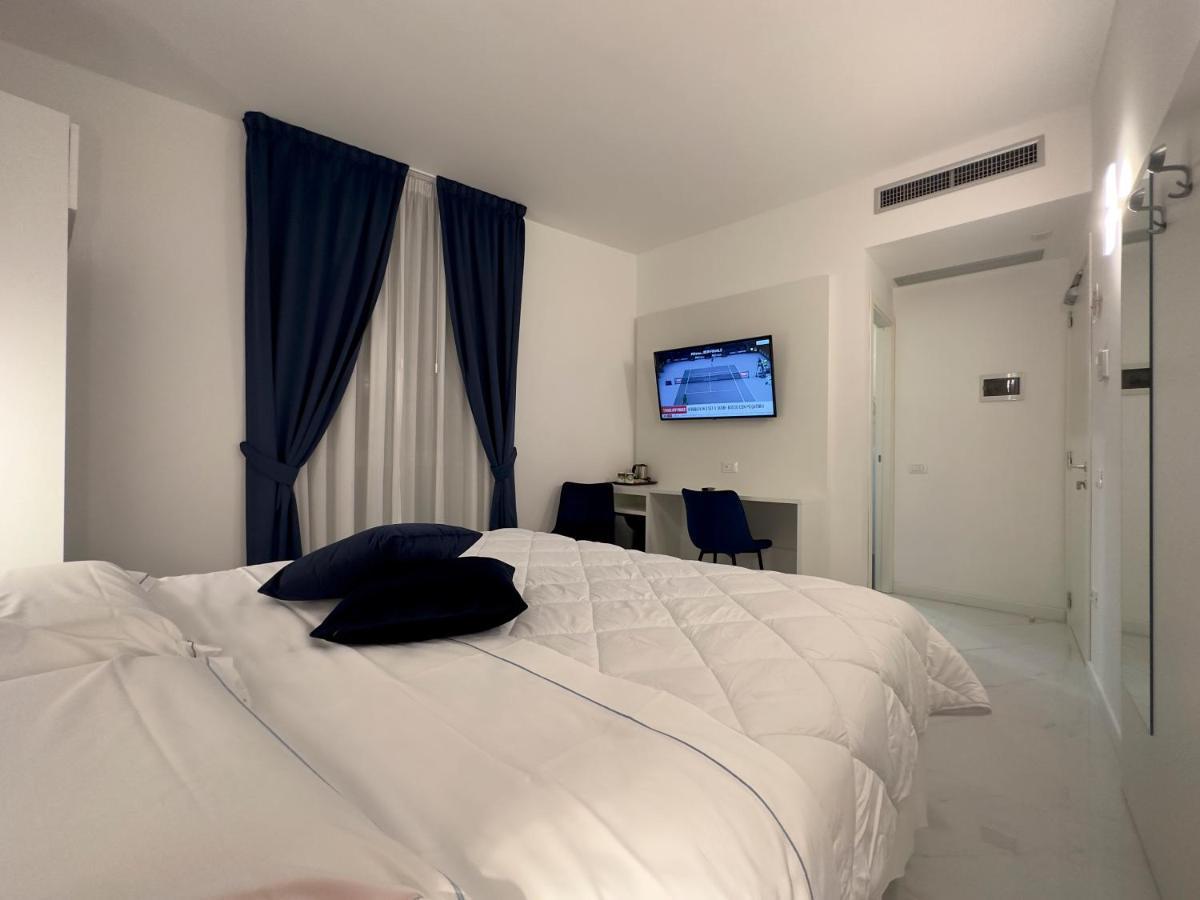 Hotel Smart Cruise Чивитавеккья Экстерьер фото