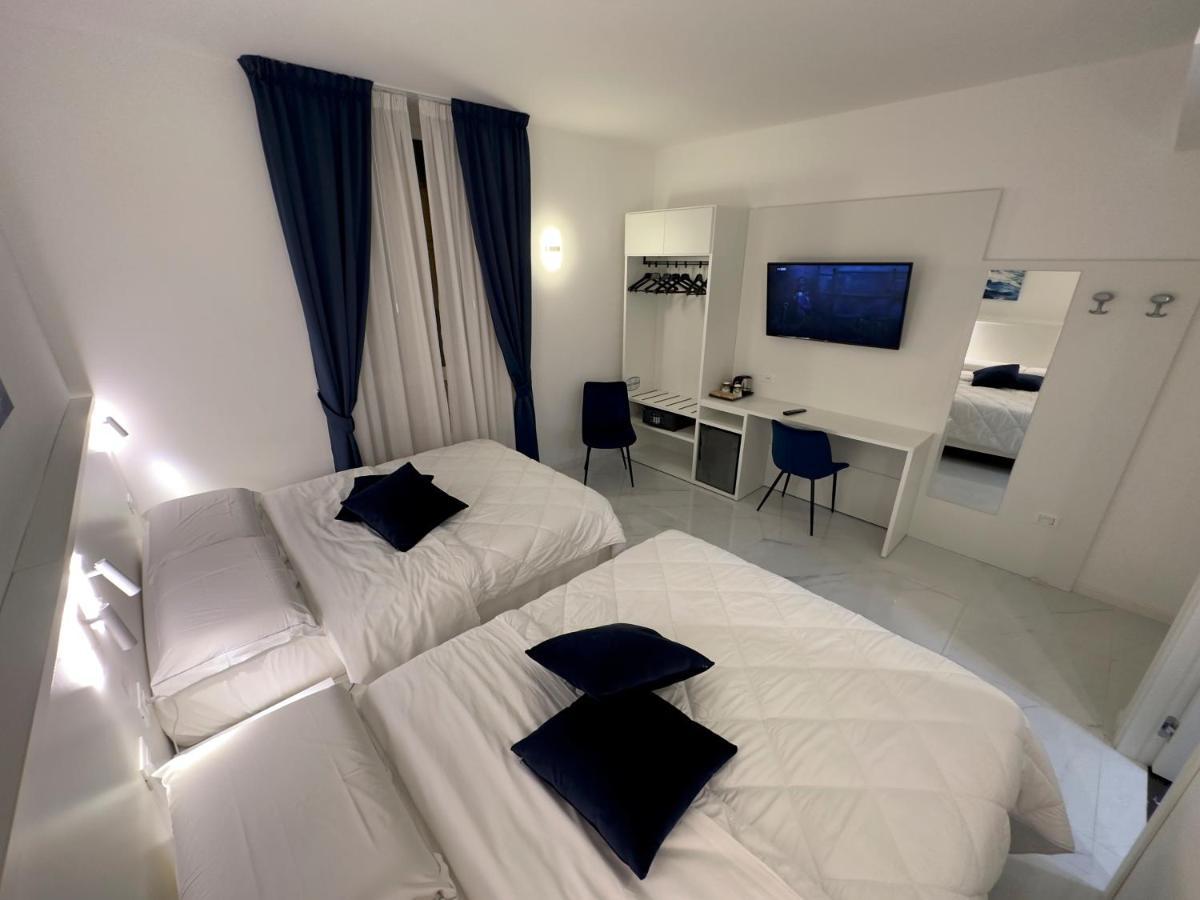 Hotel Smart Cruise Чивитавеккья Экстерьер фото